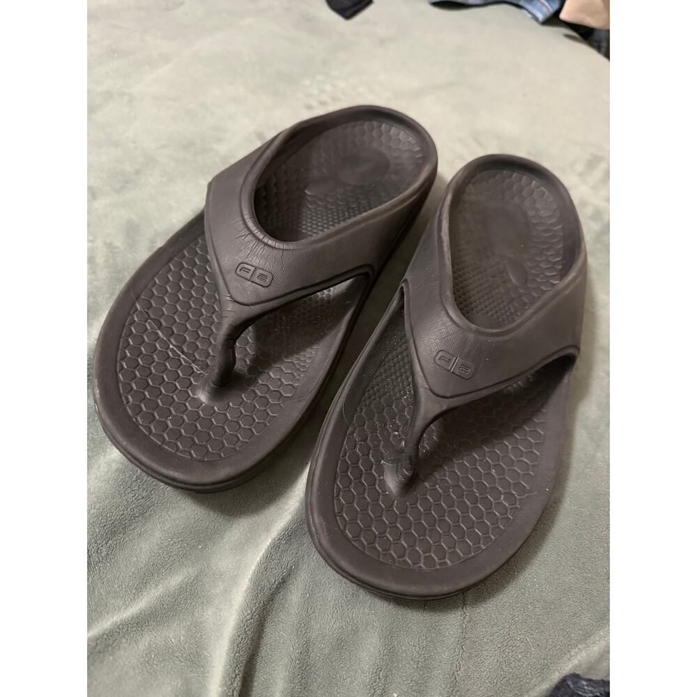 M10/W11 Spenco Orthotic Thong Sandals